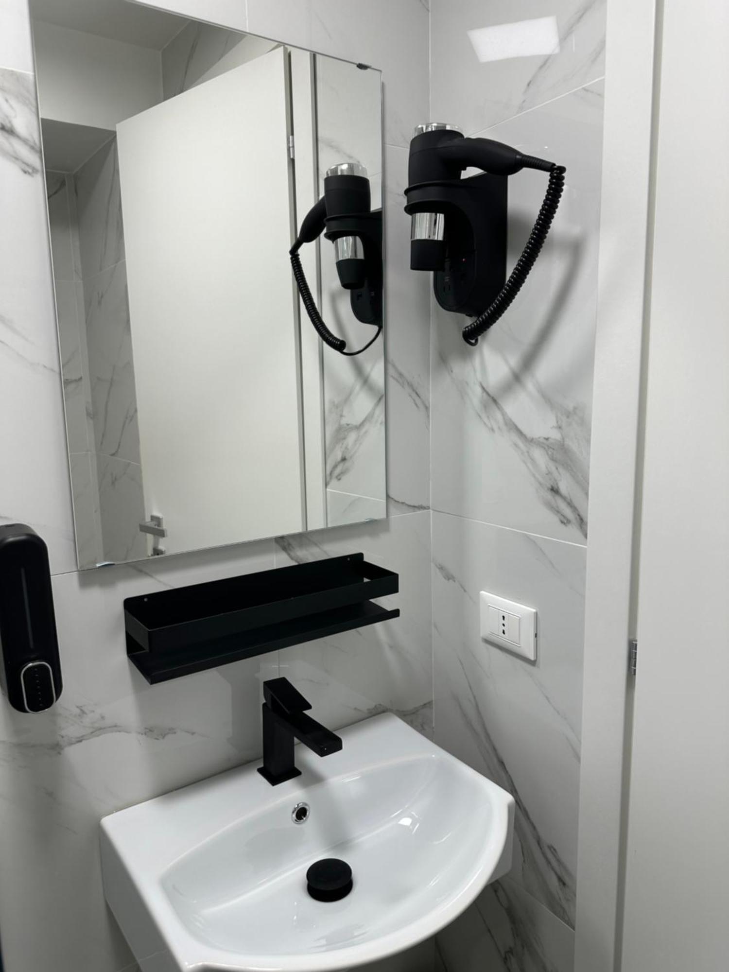 Single Room,1525185652:JPEG